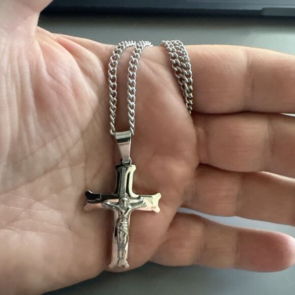 Stainless Steel Saint Jesus Christ Crucifix Pendant Chain Necklace Unisex Silver - Picture 5 of 6